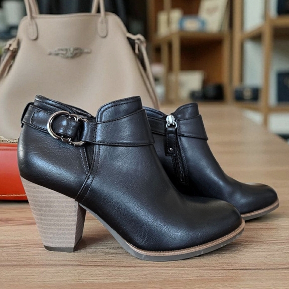 Dr Scholls Kickstart Ankle Booties Black 2.5" Block Heel Comfort Business Casual - Picture 1 of 9
